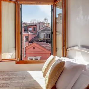 Nikki House Apartamento Venecia